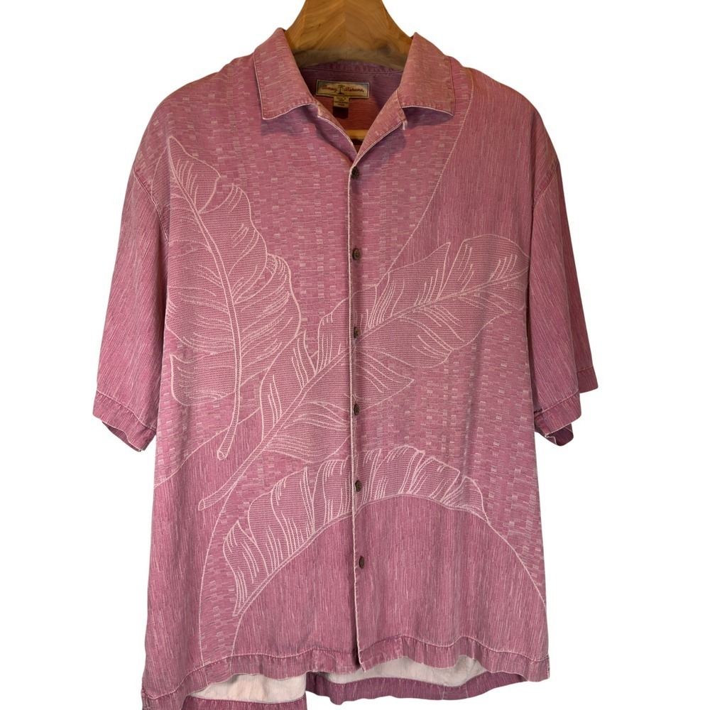 Tommy Bahama Silk Camp Shirt Men's Large Salmon Pink Tropical Leaf Short Sleeve